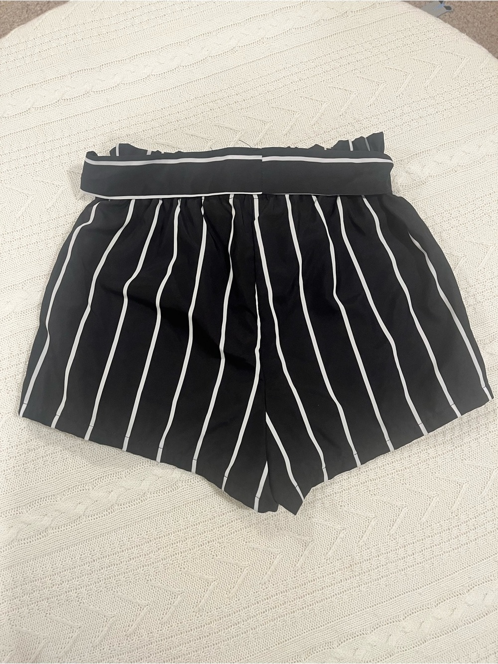 SHEIN Paperbag Waist Striped Shorts - Small - Picture 2 of 6